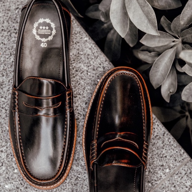 703-2-penny-loafer-wide-front-burgundy-wooden-soles
