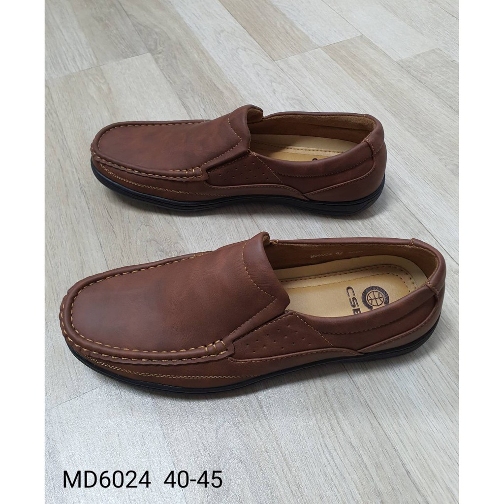 ภาพหน้าปกสินค้าMD6024(ขออภัยน้ำตาลเหลือแต่ไซส์44คะ))รองเท้าหนังลำลองผู้ชายพื้นนุ่มๆสบายเท้ามี2สีไซส์40-45