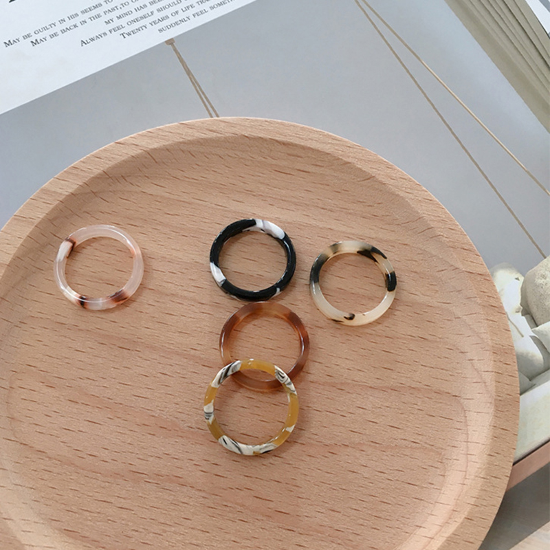 ภาพหน้าปกสินค้าIns แหวนแฟชั่น สไตล์วินเทจ สําหรับผู้หญิง จากร้าน qimao505.th บน Shopee