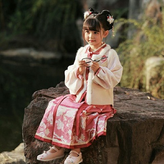 ชุดฮั่นฝูเด็ก คอลเลคชั่น Niu su luo rui แบรนด์ Shisan yu ชุดจีนโบราณ ราชวงศ์หมิง Hanfu ประยุกต์ กระโปรง เสื้อกั๊ก ปักลาย