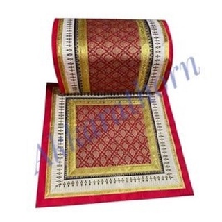 ชุดหมอนอิงหมอนกราบและผ้าอาสนะปูนั่งพระสงฆ์ แดง (A set of cushions, prostrate pillows and asana cloth for sitting monks)