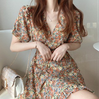 ภาพหน้าปกสินค้าXiaozhainv dress เดรสคอวี ยาว 3 ส่วน ลายดอกไม้ สไตล์เกาหลี น่ารัก ซึ่งคุณอาจชอบสินค้านี้