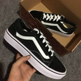 รองเท้าผ้าใบ Vans มี size 36 ถึง 44