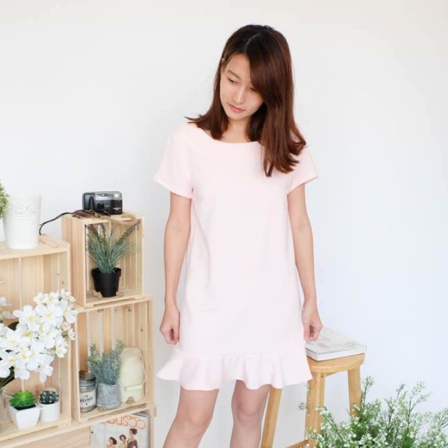 crayon brand lynlyn dress (used once) Shopee Thailand