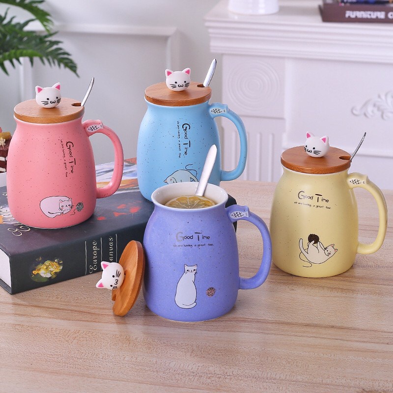 แก้วกาแฟ-แก้วกาแฟเซรามิค-ลายแมว-น่ารัก-ราคาถูก-ใช้ใส่เครื่องดื่มได้ทั้งร้อนและเย็น-มีหูจับ-มีฝาปิดไม้และช้อนสแตนเลส