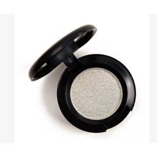 Mac single eye shadow อายชาโดว์ของแม็ค ของแท้ ของใหม่ มือ 1 สี MAC Its About Shine is a warm gold with a sparkle finish