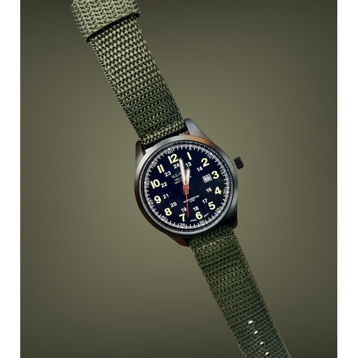 นาฬิกาข้อมือชายus-navyสายผ้าตัวเรือนสแตนเลสรมดำ2ไมครอน-มีวันที่-กันน้ำระบบquartz3เข็ม-analog-ขีดใหญ่ดูเวลาง่าย-37มม