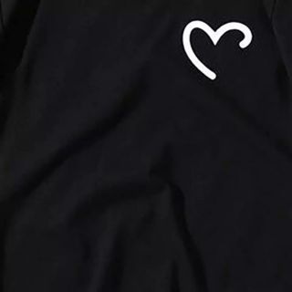 ภาพขนาดย่อของภาพหน้าปกสินค้าเสื้อยืดลายหัวใจ มีสีดำและสีขาว จากร้าน kittiyalingkkklll บน Shopee ภาพที่ 4