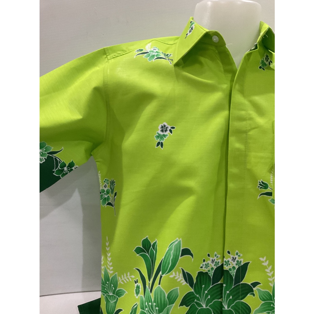 เสื้อเชิ้ตอัดกาว-สีเขียวตอง-ลายบาติค-ผู้ชาย-ผู้หญิง