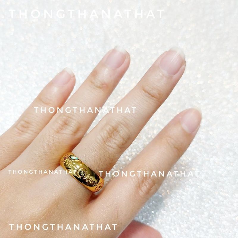 ภาพหน้าปกสินค้าแหวนอุณาโลม แบบเกลี้ยง ประดับเพชร**6 mm.** แหวนพระอุณาโลม เครื่องหมายแห่งมงคล แหวนมงคล จากร้าน thongthanathat บน Shopee