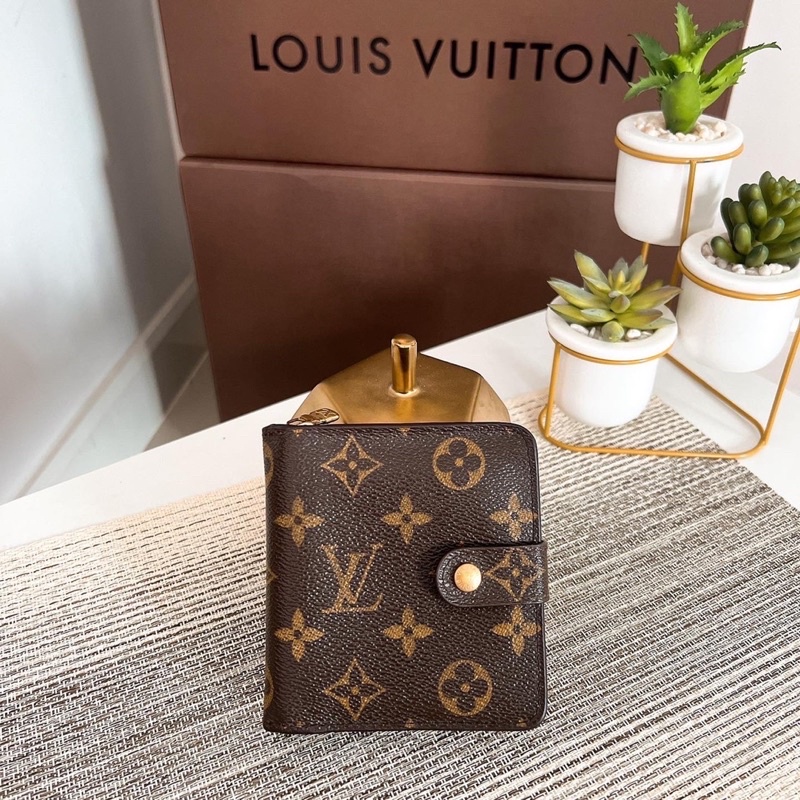 lv-zippy-compact-มือสองของแท้-ค่ะ-รบกวนทั่กแชทก่อนสั่งค่ะ