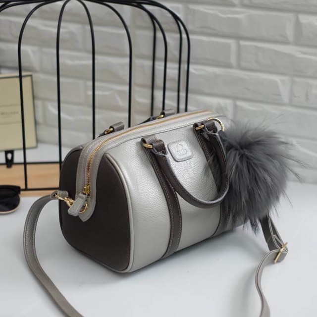 ของแท้-keep-grey-two-tone-leather-pillow-bag-สวย-น่ารัก-ขนาดตอบทุกโจทย์การใช้งาน