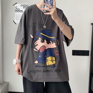 [ขนาด S-8XL] Crayon Shin-Chan กราฟฟิตีพิมพ์เสื้อยืดแขนสั้นผู้ชายและผู้หญิงแบรนด์อินเทรนด์ super fire ins high street รอบคอผ้าฝ้ายเสื้อยืดครึ่งแขน