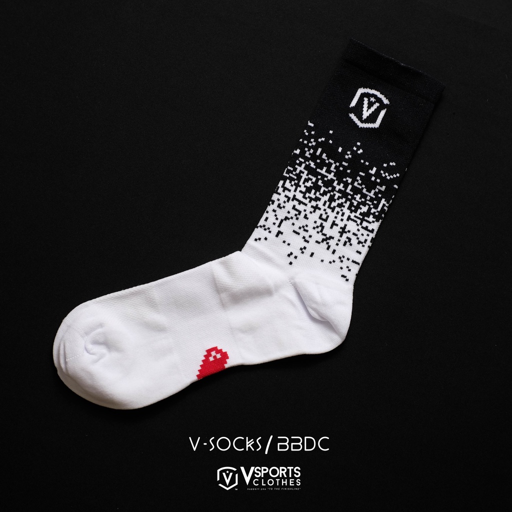 ภาพหน้าปกสินค้าV-socks / BBDC ถุงเท้า nylon 100% ยืดหยุ่นดี ระบายอากาศเยี่ยม เหมาะสำหรับใช้ออกกำลังกาย จากร้าน apiraweechaichompoo บน Shopee