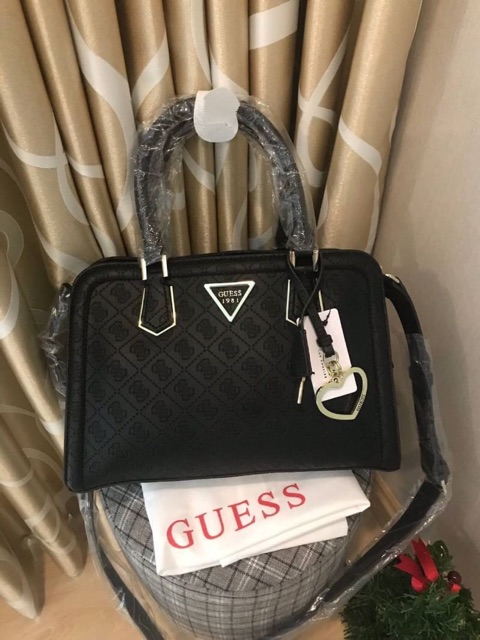 guess-lyra-bag-with-embossed-logo-กระเป๋าถือ