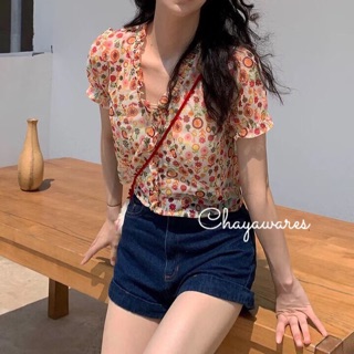 เสื้อครอปลายดอก สดใส