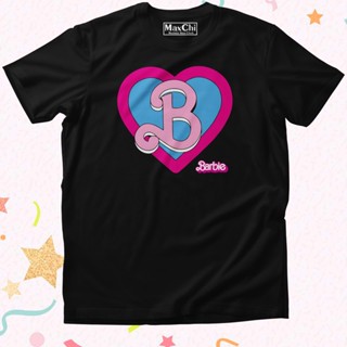 [MaxChi] เสื้อยืด ลายบาร์บี้ หัวใจ สีดํา สําหรับผู้ใหญ่