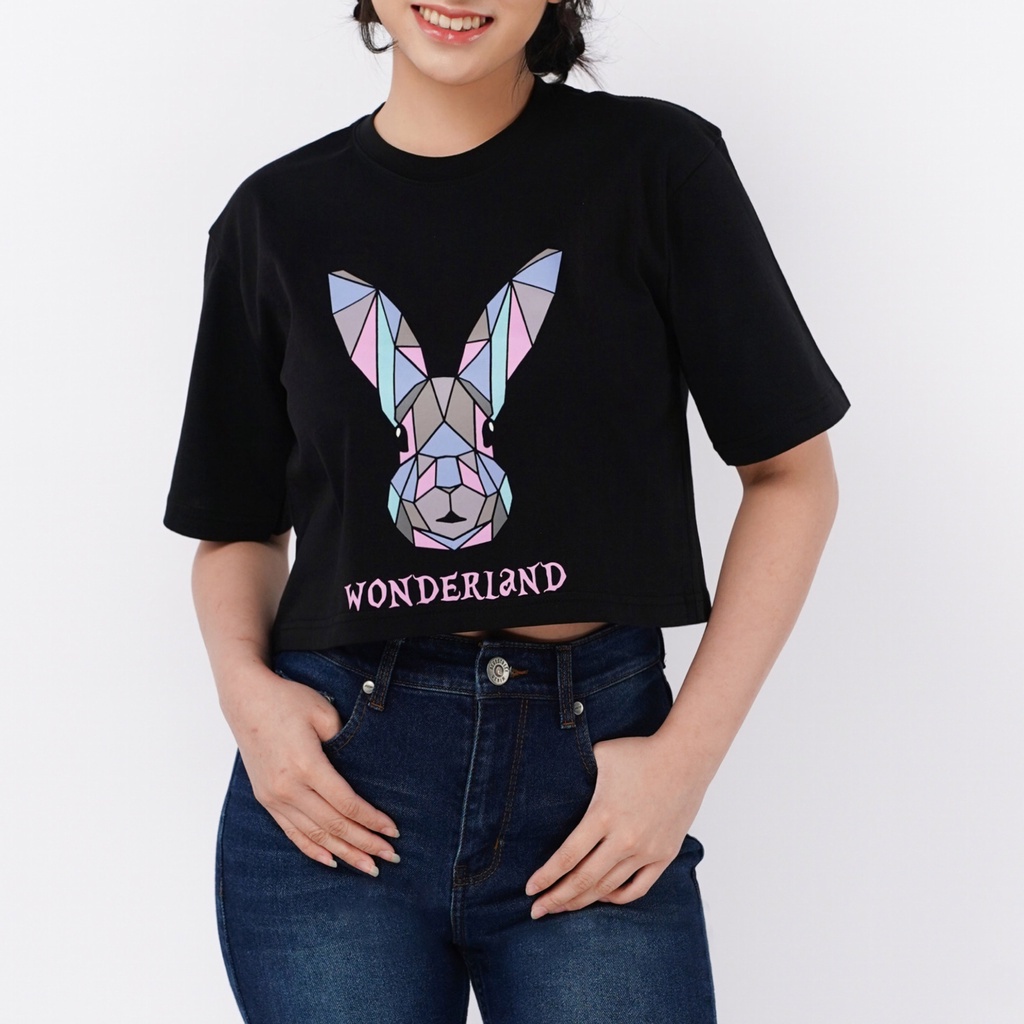 เสื้อครอปท็อป-โอเวอร์ไซซ์-ลาย-phenomenal-wonderland-สีดํา-1c000