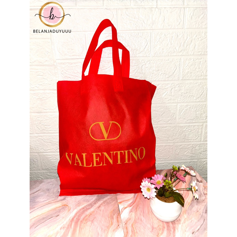 valentino-กระเป๋าโท้ท-แบรนด์เนม-นํากลับมาใช้ใหม่ได้