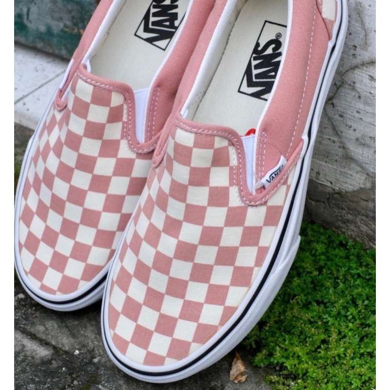 รองเท้า-vans-แบบสวม-ลายตารางหมากรุก-สีชมพูบานเย็น