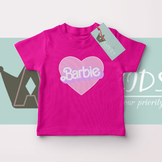 เสื้อยืด พิมพ์ลาย Barbie love สําหรับเด็ก และผู้ใหญ่