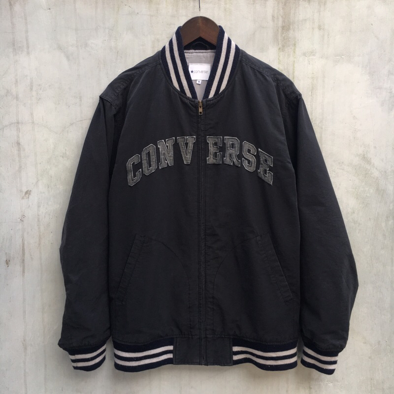 เสื้อแจ็กเก็ตบอมเบอร์ Converse Big Font ผ้าแคนวาส สีดํา ขนาดกลาง ...