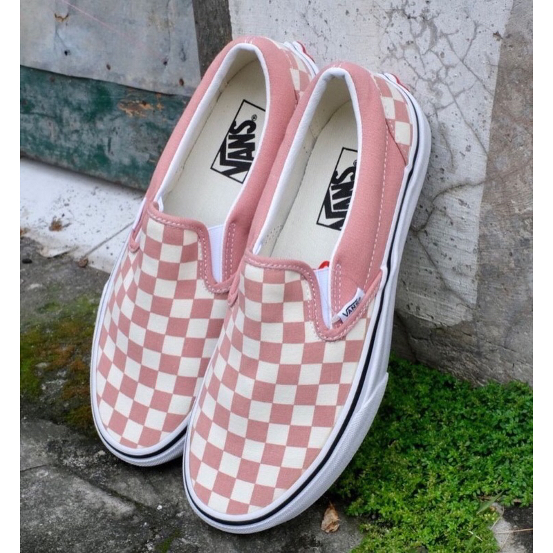 รองเท้า-vans-แบบสวม-ลายตารางหมากรุก-สีชมพูบานเย็น