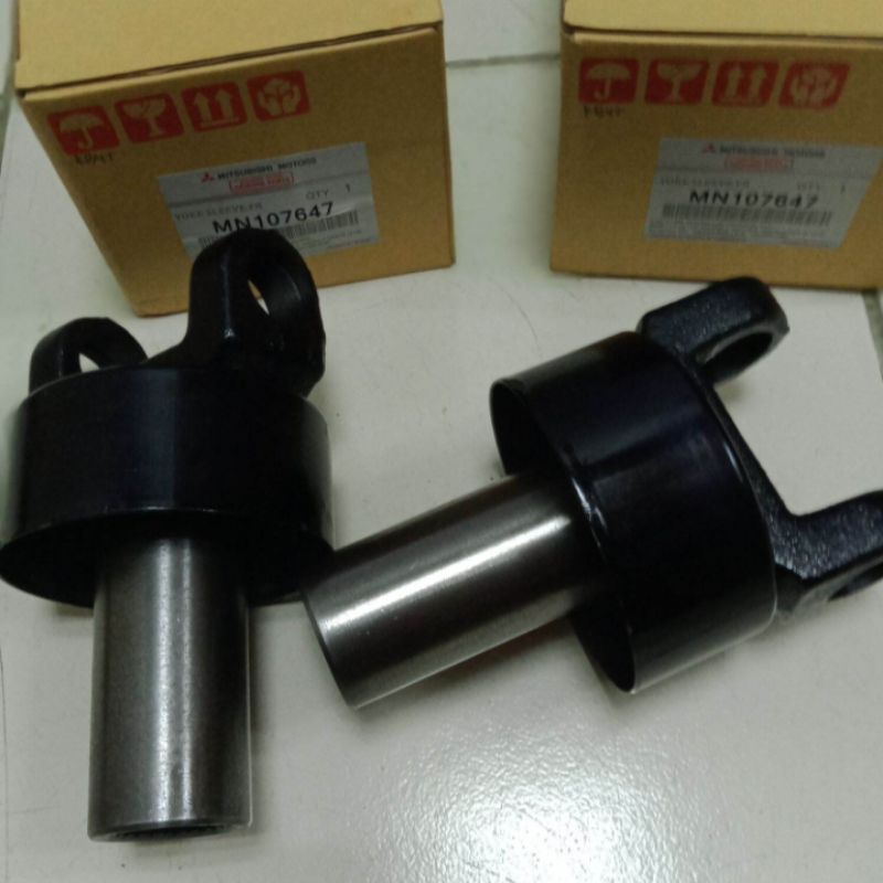 Yoke SLEEVE ของแท้ ด้านหน้า TRITON 2.5CC 25GIGI SURI MN107647 Shopee