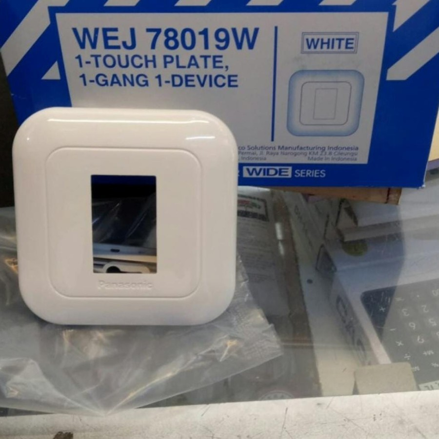 panasonic-wej-78019w-กรอบ-1-gang-1-อุปกรณ์