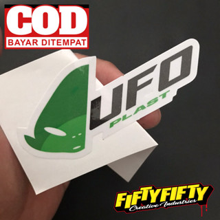 สติกเกอร์ พิมพ์ลาย UFO GREEN เคลือบเงา สําหรับติดตกแต่งหมวกกันน็อค รถจักรยานยนต์ รถยนต์