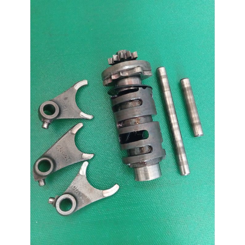 กรงเล็บเพลาลูกเบี้ยว TRANSMISSION SUZUKI RG RGR BOTOLAN RG RGR | Shopee ...