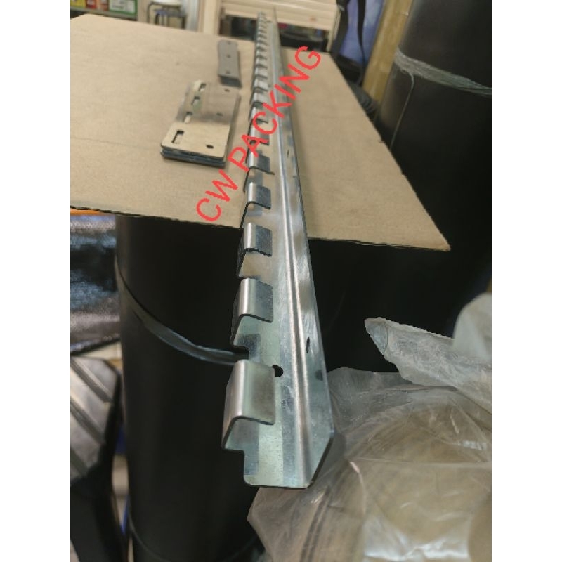 Gantunan Pvc CURTAIN BREAKET / GALVANIZED TICK CURTAIN ไม้แขวนเสื้อ ...