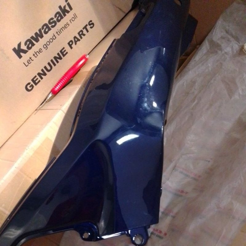 KAWASAKI Kaze r Body COVER DARK BLUE Body ด้านหลังขวาซ้าย Kaze r 14091. ...