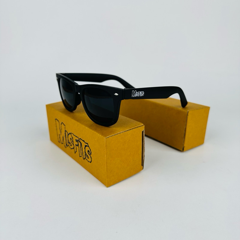 Premium band Misfits Best Quality Glasses - Bandung Merch | Shopee Thailand