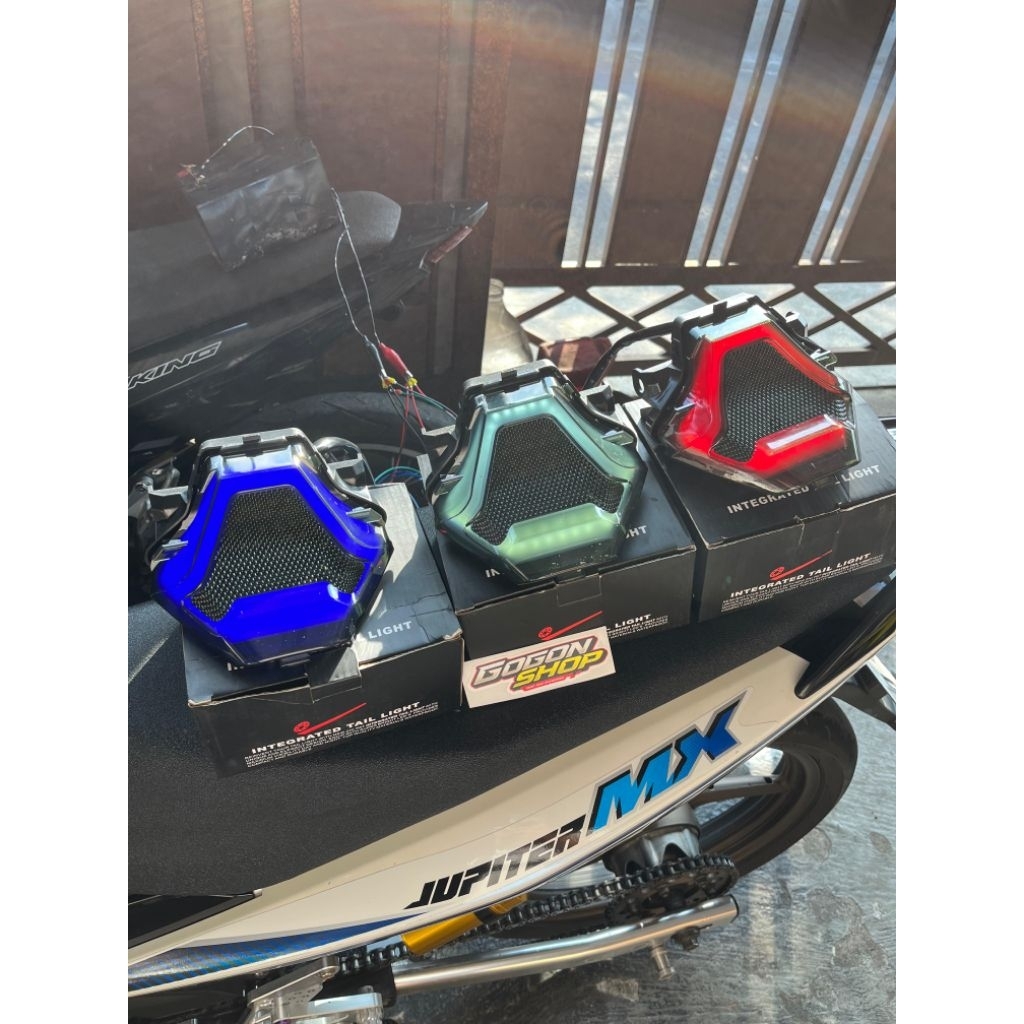 Tst 3 in 1 pnp mx king r25 stop lamp ฟรีสติ๊กเกอร์ | Shopee Thailand