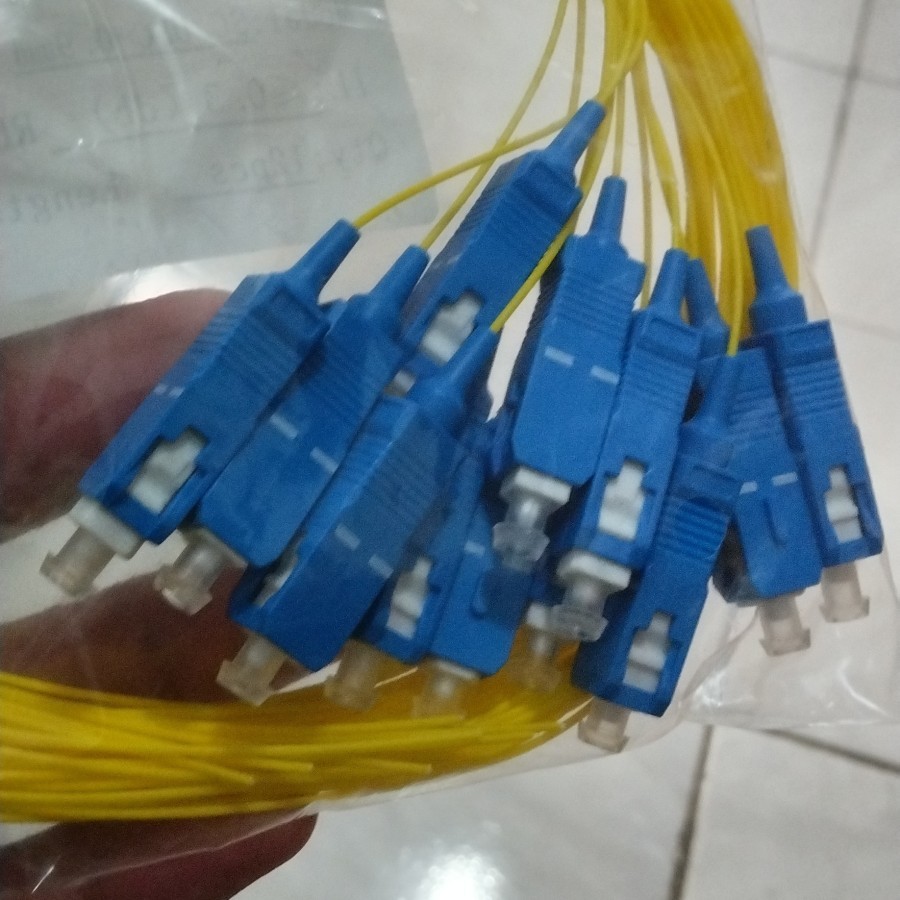 Yellow SC-UPC ไฟเบอร์ออปติก Pigtail 0,9 มม. / สีเหลือง SC UPC Pigtail 0 ...