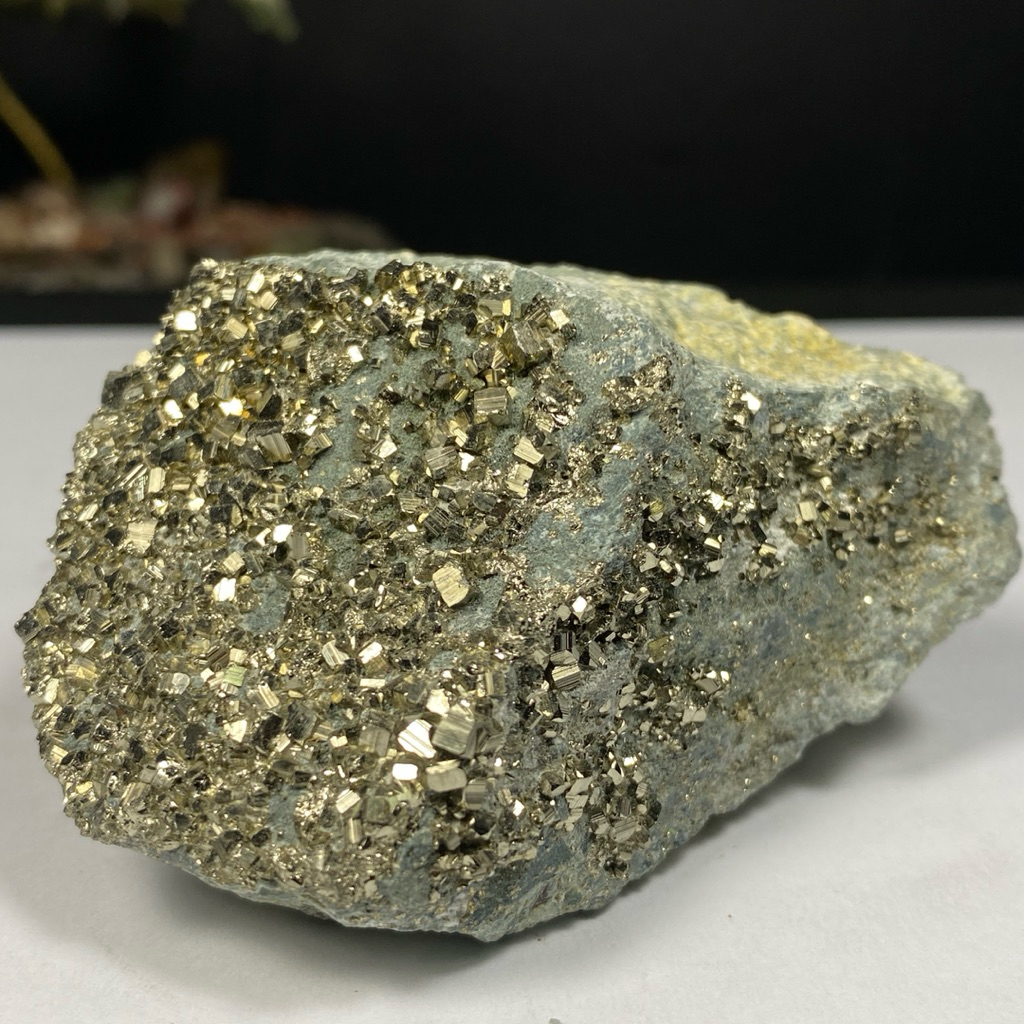 Natural Pyrite Rough - Brilliant Pyrite Cube Cluster - คอลเลกชันอัญมณี ...