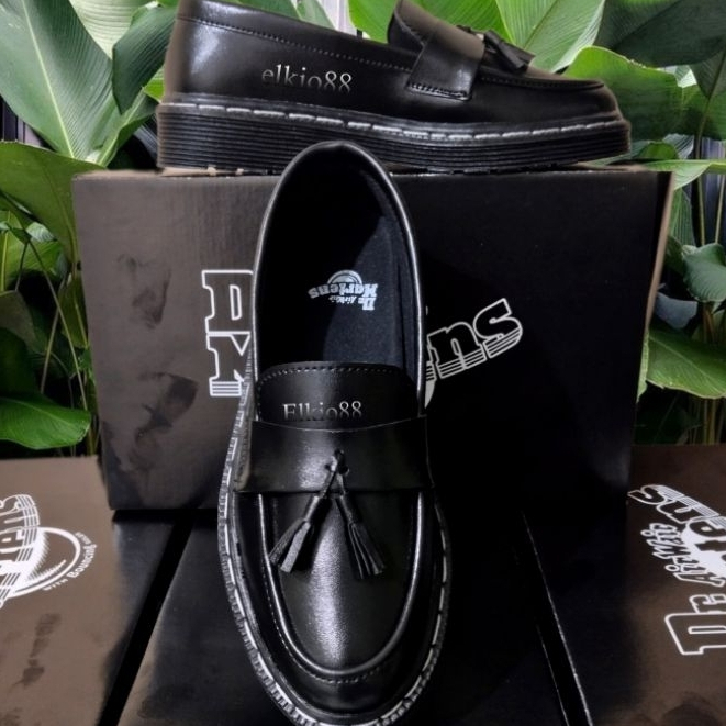 ดร. มาร์เทนส์ ดร. รองเท้า MARTENS LOAFERS | VANNY LOAFERS DOKMAR UNISEX ...