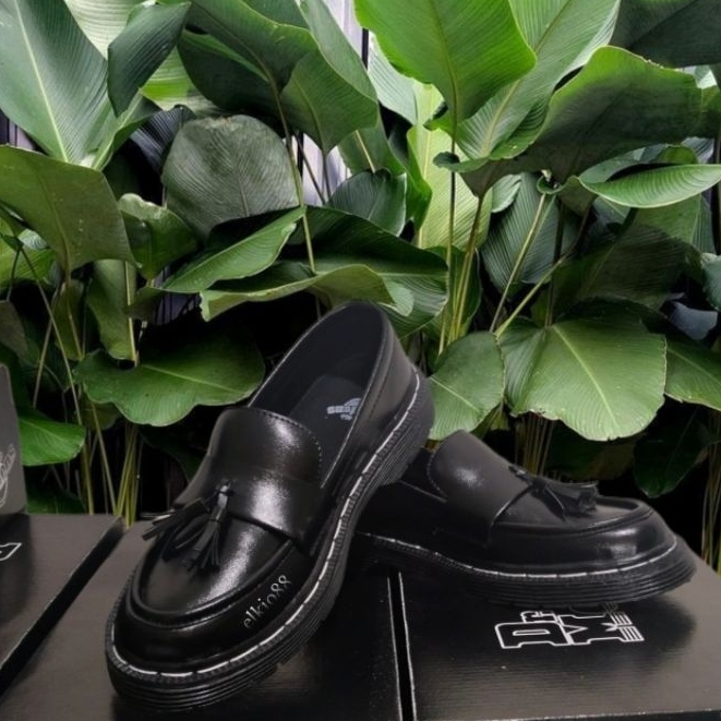 ดร. มาร์เทนส์ ดร. รองเท้า MARTENS LOAFERS | VANNY LOAFERS DOKMAR UNISEX ...