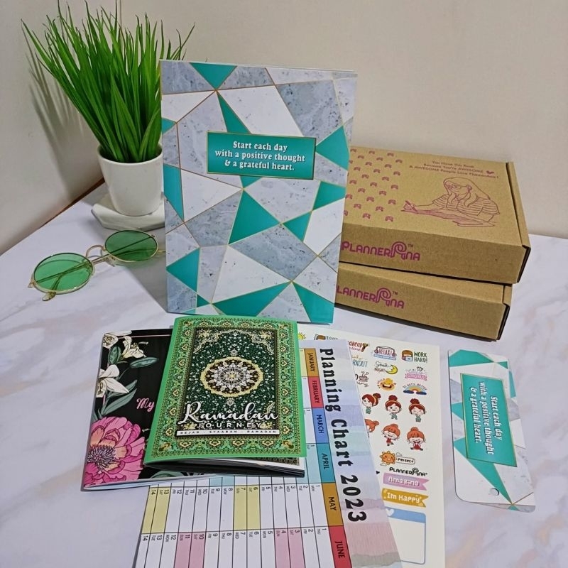 สมุดโน้ตไดอารี่ แพลนเนอร์สุนทรีย์ Hari Guru Planner 2023 Brunei 2023