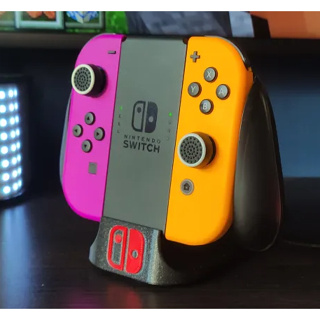 Nintendo Switch JoyCon grip & straps stand