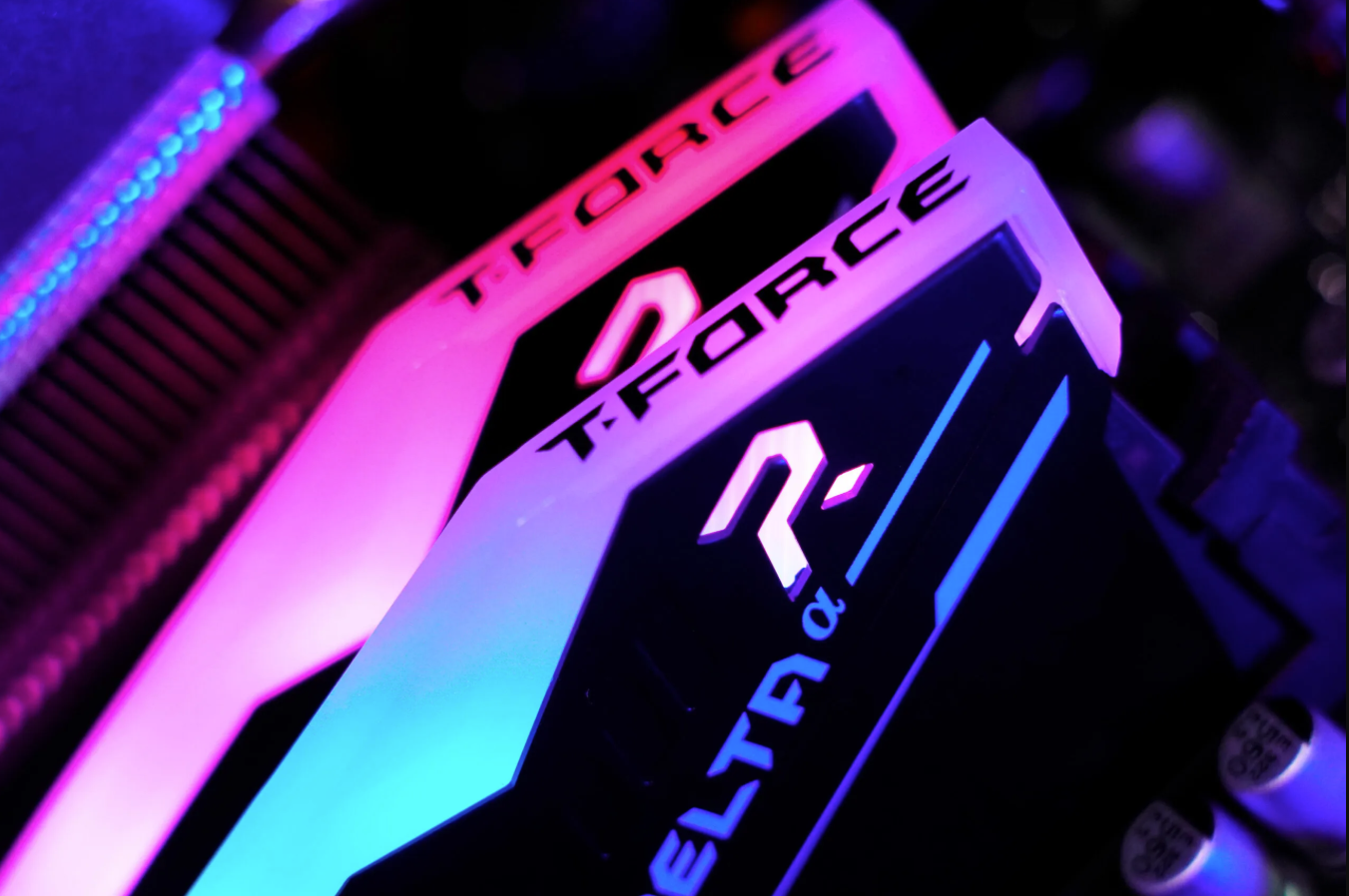 T-FORCE DELTA RGB HITAM / PUTIH 6000MHZ CL38 SOKONGAN INTEL XMP / AMD ...