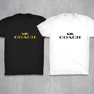 เสื้อยืดลําลอง แขนสั้น พิมพ์ลาย COACH GOLD PRINT สําหรับผู้ชาย และผู้หญิง_02