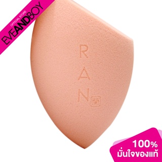 ภาพหน้าปกสินค้าRAN - Fluffy Makeup Sponge (0.5 g.) ฟองน้ำแต่งหน้า ซึ่งคุณอาจชอบราคาและรีวิวของสินค้านี้