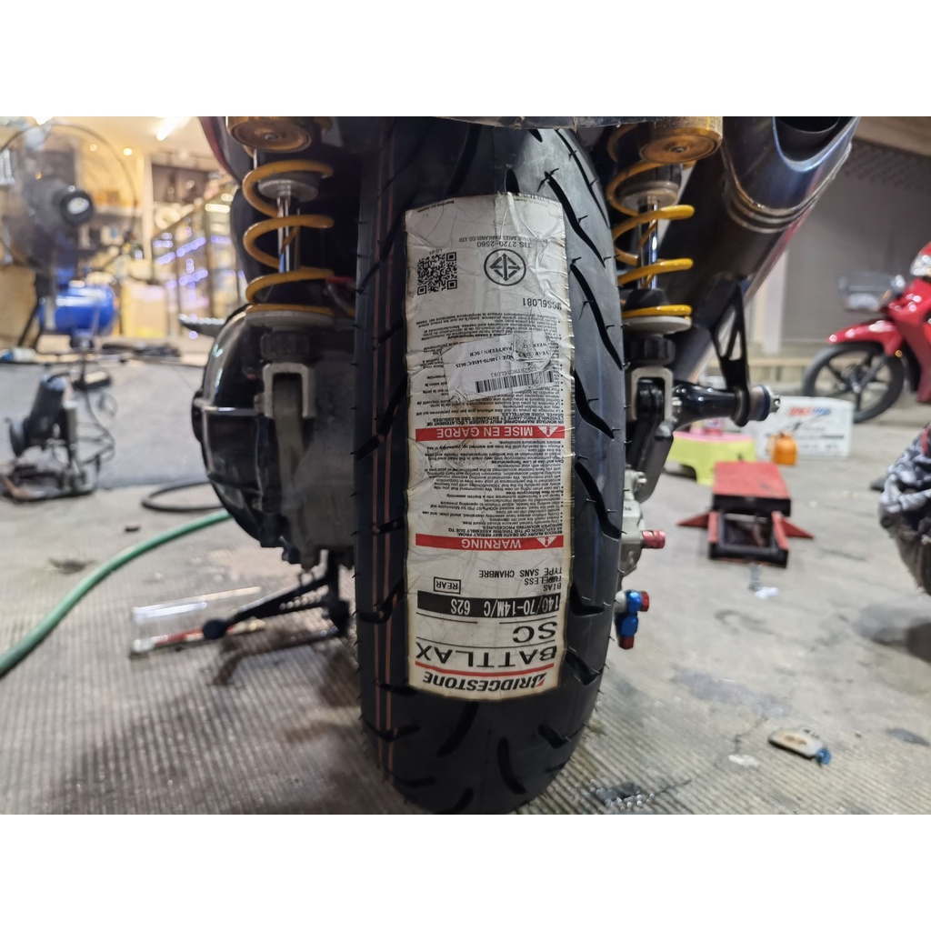 ยางนอก (Bridgestone) Battlax SC สำหรับ XMAX 300 XMAX350 Tubeless บริจสโ ...