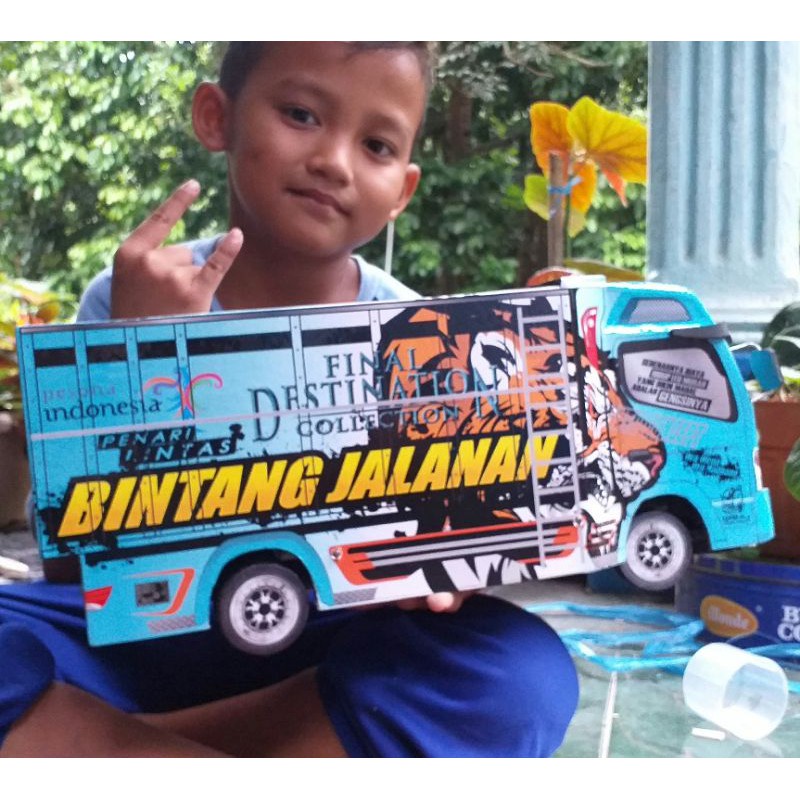 jumbo-oleng-truck-miniature-p-42cm-road-star-truck