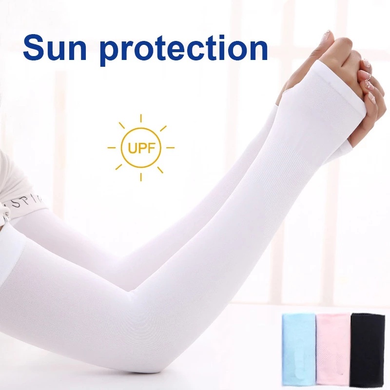 ภาพหน้าปกสินค้าปลอกแขนกันแดด กัน UV แบบสวมนิ้ว Cooling Ice Silk Sunscreen Sleeves Korean Sports Arm Cover
