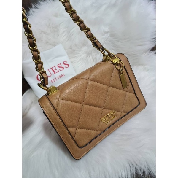 guess-crossbody-กระเป๋าสะพายรุ่นใหม่จาก-guess-factory