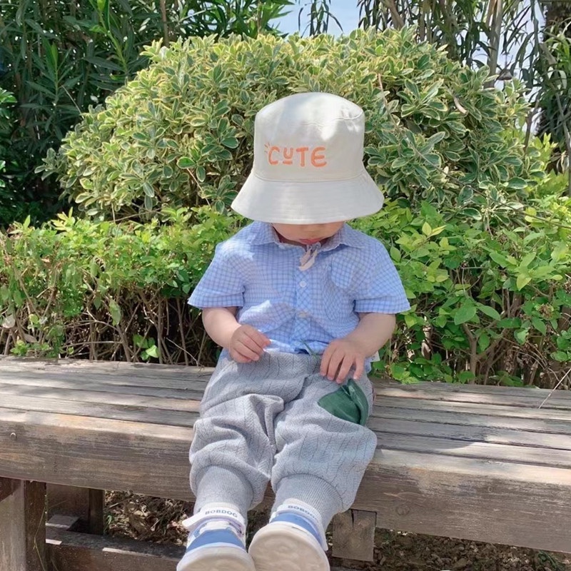 หมวกบักเก็ตกันแดด-ปักลายตัวอักษร-พร้อมเชือก-กันลม-ใส่กลางแจ้ง-สําหรับเด็กผู้ชาย-และเด็กผู้หญิง