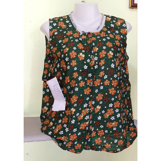 เสื้อคอกระเช้าคนแก่-กระดุมผ่าหน้า-ผ้าแมมเบริด-ใส่เย็นสบาย
